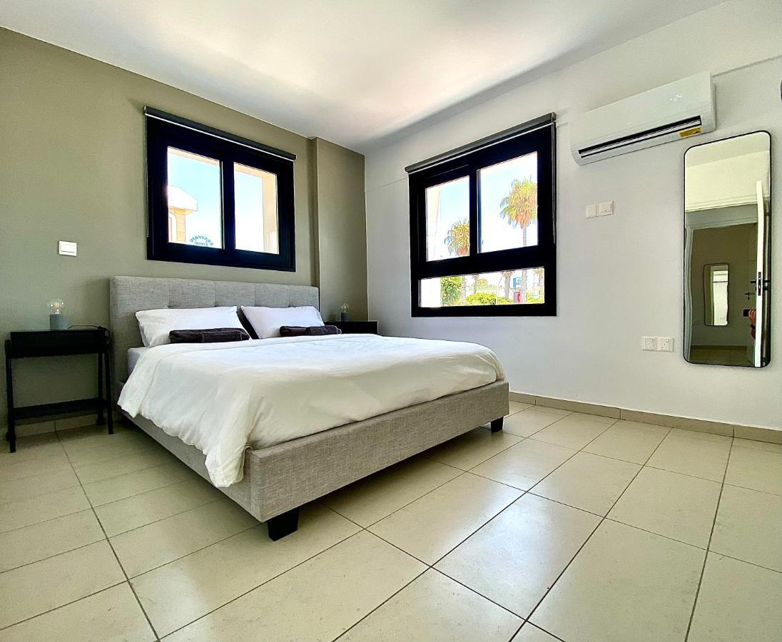 Sea La Vie #2 - Luxury Seaview Apartment Πάφος Εξωτερικό φωτογραφία